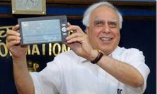 Aakash 3 to hit stores with SIM slot support and New Apps in February 2013