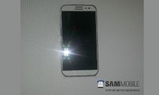 Samsung Galaxy S4 Alleged Image Surfaces Showing S3 and Premier Like Design: Is it Real or Fake?