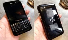 BlackBerry R10: Mid Range QWERTY Handset Leaks Touting 5MP Camera and 1800 mAh Battery