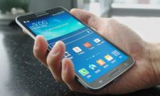 Samsung Smartphone with Curved Display OLED Screen Launched: Here Are The Details