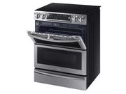 Samsung's stove cooks with Virtual Flame and Wi-Fi