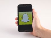 Snapchat updates app with one-hand zoom feature