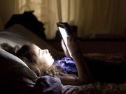 Here are Top 5 Tips to Avoid Eye Strain While Using Smartphone in Bed