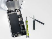 Apple confirms flaw in iPhone 6 Plus, agrees to repair