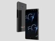 Qualcomm employee unveils world's first 5G smartphone