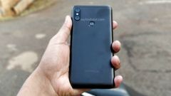Moto One Power with notch display leaks via hands-on images