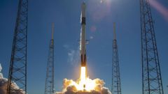 SpaceX Dragon capsule successfully completes docking test with ISS