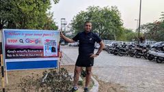Angry Pixel user puts anti-Google banners in Delhi after poor service