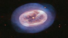NASA Hubble Telescope Snaps Stunning Radiant Gaseous Orb Of An Aging Star