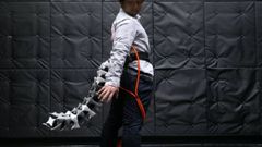 Meet Arque – A Robotic Tail For Humans To Improve Balance And Agility