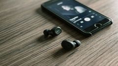 OnePlus Might Have True Wireless Earbuds In Works