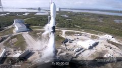 SpaceX Falcon 9 Rocket Ferries Another Batch Of Starlink Satellites, Crashes On Return