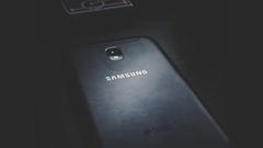 Samsung, Facebook Partner To Train Offline Retailers Go Digital