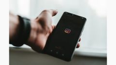 Instagram Lands In Trouble For Storing Deleted Photos, DMs On Server For More Than A Year
