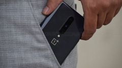 OnePlus 8 Review: White Collared Android Flagship Smartphone