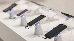 Premium Smartphone Sales Might Decline Due To Delhi Lockdown