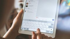 Google RCS Vs Apple iMessage: Should Apple Stop iMessage Lock-In Strategy?