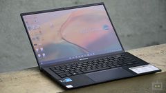 Asus Zenbook 14 OLED 2022 (UX3402ZA) Review: Optimized To The Core