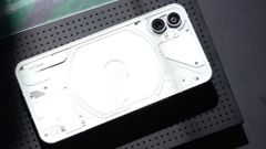 Nothing Phone (1) Looks Like A Stripped iPhone 12?