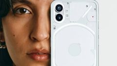 First OTA Update For Nothing Phone (1) Claims To Fix A Lot Of Things