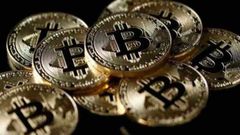 Bitcoin Falls Below Rs. 16,00,000: Should You Buy The Dip?