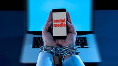 Doomscrolling Through Social Media Feed Could Be A Cause For Depression