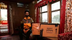 Amazon India “I Have Space” Gets First-Ever Mobile, Floating Store To Facilitate Parcel Delivery