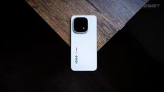 iQOO 16 Early Leak Hints Upgraded 2K Panel; Next-Gen Snapdragon Chip Expected