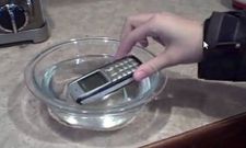 ಕೆಲಸ ಇಲ್ದೆ ಇರೋ.. ಅದೇನೋ ಕೆತ್ತಿದ್ನಂತೆ: ವೀಡಿಯೋ