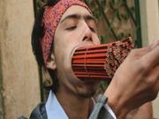 ಬಾಯಿಯೊಳಗೆ 138 ಪೆನ್ಸಿಲ್ ತುರುಕಿ ವೀಡಿಯೊ ಮಾಡಿದ: ಥಾಪಾ