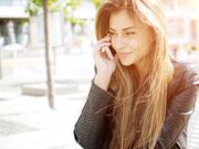 ಎಚ್ಚರ: ಸ್ಮಾರ್ಟ್ ಫೋನ್ ಬಳಕೆ ನಿಮ್ಮ ಚರ್ಮದ ವಯಸ್ಸು ಹೆಚ್ಚಿಸುತ್ತಿದೆ.