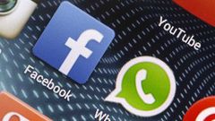 ನಕಲಿ ಫೇಸ್ ಬುಕ್- ವಾಟ್ಸ್ ಆಪ್ ಮಾತುಕತೆ ಸೃಷ್ಟಿಸುವುದು ಹೇಗೆ..?