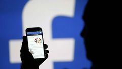 ಫೇಸ್‌ಬುಕ್‌ನಲ್ಲಿ ಹಾಕಿದ್ದ ಒಂದು ಪೋಸ್ಟ್‌ ನೋಡಿ ಮನೆ ದೋಚಿದರು ಕಳ್ಳರು!!