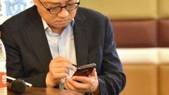 ಬಿಡುಗಡೆಗೂ ಮುನ್ನವೇ 'ನೋಟ್ 9' ಜೊತೆ ಕಾಣಿಸಿಕೊಂಡರು ಸ್ಯಾಮ್‌ಸಂಗ್ ಸಿಇಒ!!