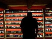 ನಂಬಿದರೆ ನಂಬಿ...ಇಲ್ಲೋರ್ವ 3500 ಹಳೆ ಮೊಬೈಲ್‌ಗಳನ್ನು ಸಂಗ್ರಹಿಸಿಟ್ಟಿದ್ದಾನೆ.!!