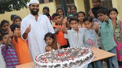 ಅನಾಥ ಮಕ್ಕಳಿಗೆ ಅಡುಗೆ ಮಾಡುವ ಬಾಣಸಿಗ ಈ 'ಯೂಟ್ಯೂಬರ್'!