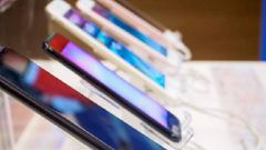 ಸದ್ಯ ಹೊಸ ಸ್ಮಾರ್ಟ್‌ಫೋನ್ ಖರೀದಿಸುವ ಪ್ಲ್ಯಾನ್‌ ಮಾಡಿದ್ದಿರಾ?..ಹಾಗಿದ್ರೆ ಸ್ವಲ್ಪ ಕಾಯಿರಿ!