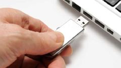 ಭಾರತದಲ್ಲಿ ನೀವು ಖರೀದಿಸಬಹುದಾದ ಟಾಪ್‌ 10 ಪೆನ್‌ಡ್ರೈವ್‌ಗಳು!