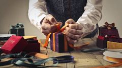 ಹೊಸ ವರ್ಷಕ್ಕೆ ಪ್ರೀತಿಪಾತ್ರರಿಗೆ ಗಿಫ್ಟ್‌ ನೀಡಬೇಕೇ?... ಇಲ್ಲಿದೆ ನೋಡಿ ಲಿಸ್ಟ್‌!