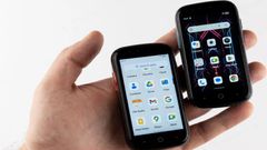 Smallest Smartphone: ವಿಶ್ವದ ಅತಿ ಚಿಕ್ಕ ಟ್ರಾನ್ಫರೆಂಟ್‌ ಸ್ಮಾರ್ಟ್‌ಫೋನ್ ಇದು: ಫೀಚರ್ಸ್ ಅಂತೂ ಸೂಪರ್!