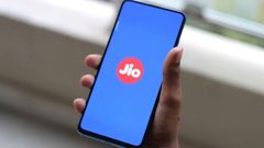 Jio smartphone: ಜಿಯೋದಿಂದ ವರ್ಷಾಂತ್ಯದಲ್ಲಿ ಲಾಂಚ್‌ ಆಗಲಿದೆ ಕೈಗೆಟುಕುವ 5G ಸ್ಮಾರ್ಟ್‌ಫೋನ್‌!