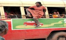 இங்க பாருங்க நம்ம இந்திய சாகசத்த...