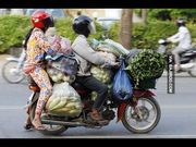 சிரிக்க கூடாதுங்க இத பாத்து...