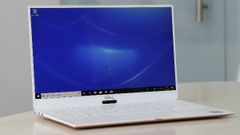 டச் ஸ்கிரீன் வசதியுடன் வெளியான டெல் XPS13 லேப்டாப் .!