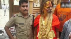 மீண்டும் கோல்டன் பாபா! இம்முறை 6 கோடி மதிப்பிலான நகைகள்.!