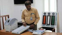 தேர்தல் ஆணையம்: ஓட்டு இயந்திரங்கள் ஏற்றி செல்லும் வாகனங்களில் ஜிபிஎஸ் கட்டாயம்.!