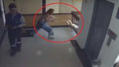 4-வது மாடியிலிருந்து தவறிய குழந்தை: பின்பு என்ன நடந்தது, நீங்களே பாருங்கள்.!