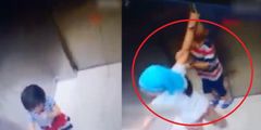 லிஃப்டில் சிக்கிய சிறுவன்: பாய்ந்து காப்பாற்றிய சிறுமி: நீங்களே பாருங்கள்.!