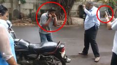 வைரல்: சாலையில் எச்சில் துப்பியவருக்கு அதிகாரிகள் கொடுத்த வினோத தண்டனை!