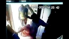 ஏடிஎம் இயந்திரத்தை அடித்து துவம்சம் செய்த லாரி டிரைவர்!